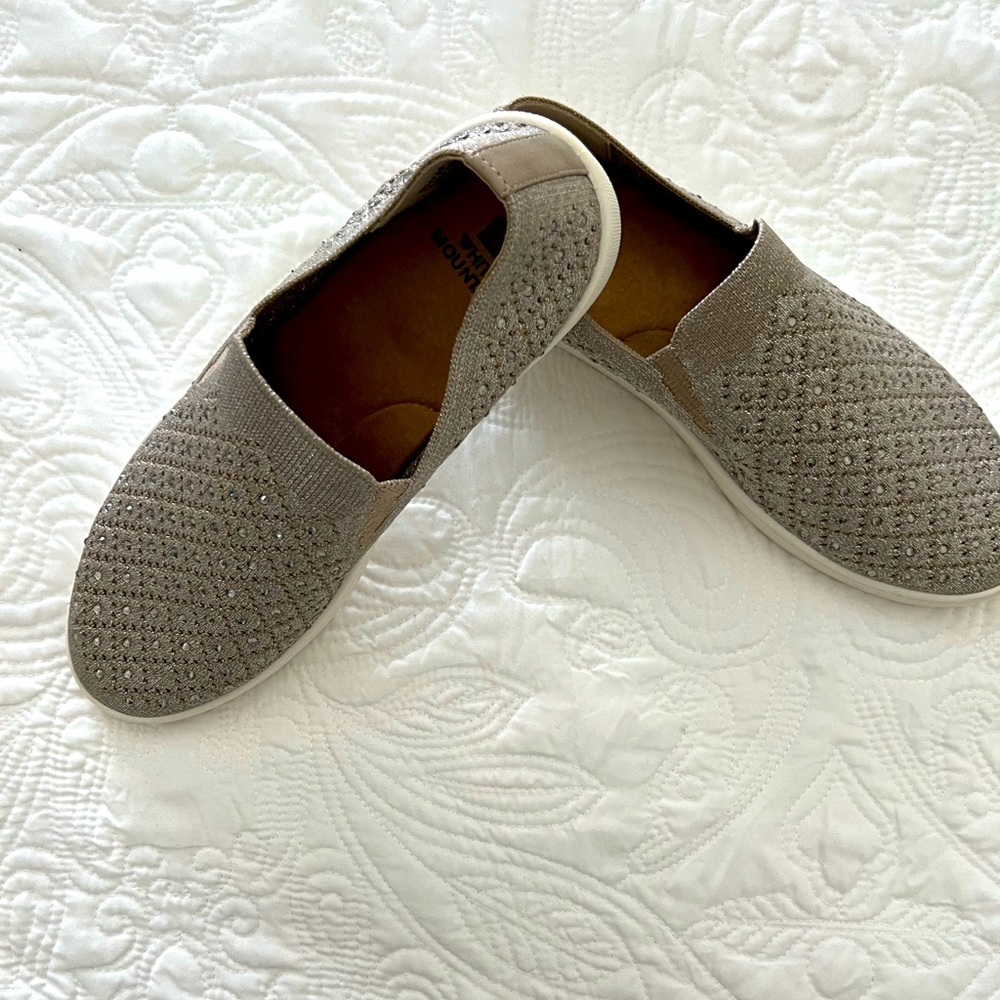 Slip on shoe with Rhinestones 🧡